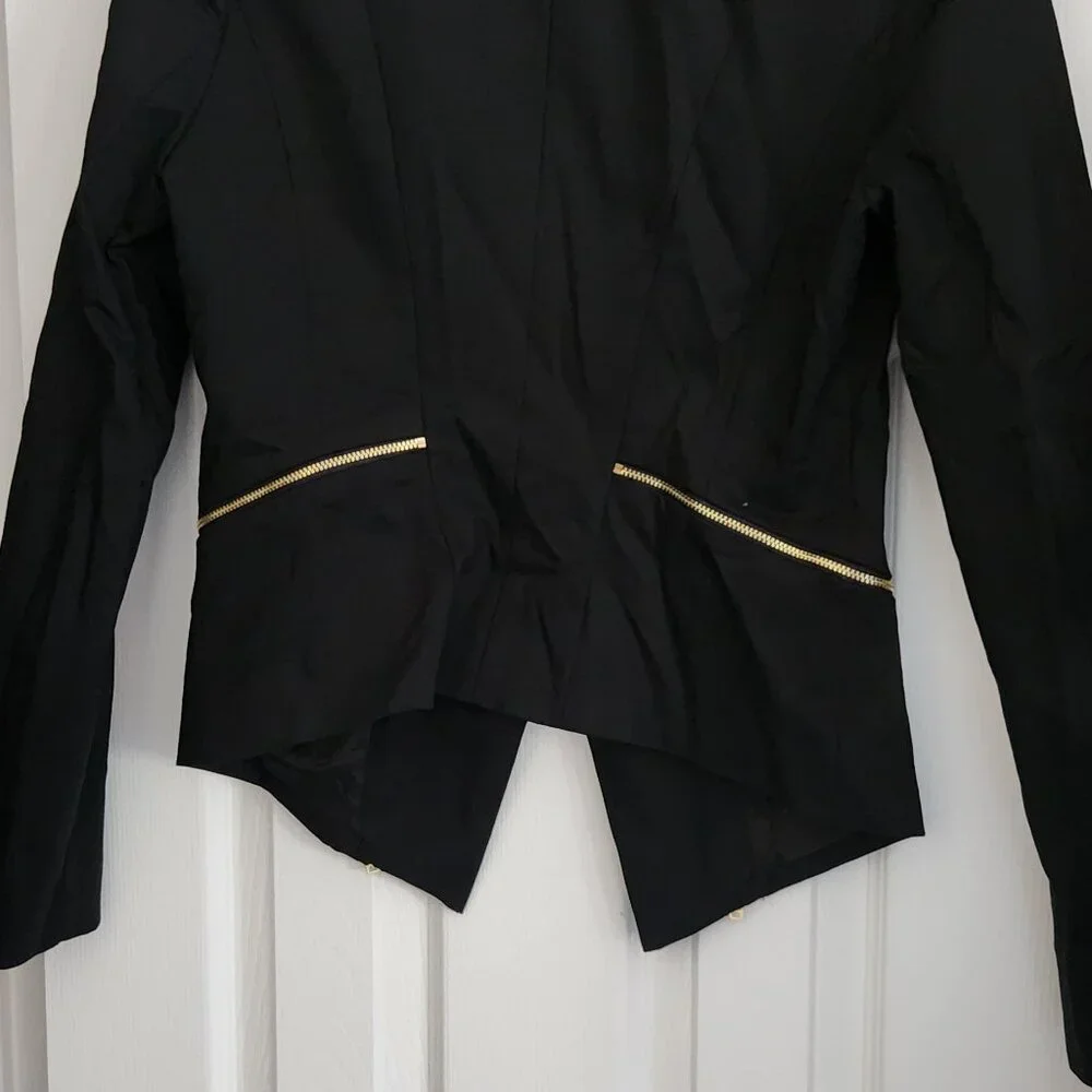 Blazer - Picture 2 of 2